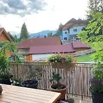 Jara Apartment- *