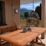 Jara Apartment- *