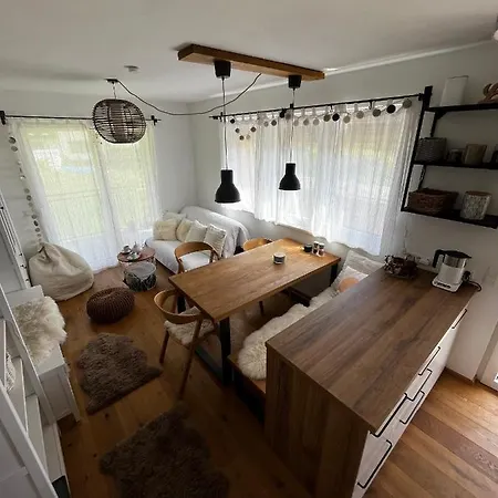 Jara Apartment- *