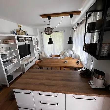 Jara Apartment- *